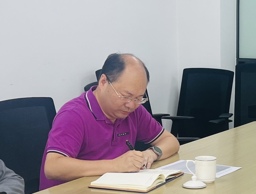 郭書記_副本.jpg 郭書記_副本.jpg